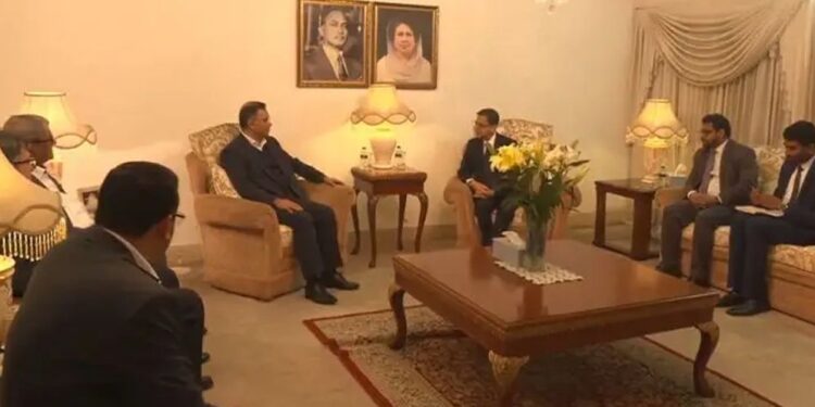 চ্যালেঞ্জ সত্ত্বেও ভারতের সঙ্গে নতুন ধারার সম্পর্ক চায় বিএনপি