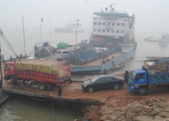 নৌযান চলাচলে সতর্কবার্তা আবহাওয়া অফিসের