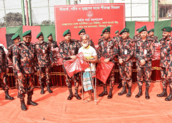 বিজিবির উদ্যোগে ৮০০ শীতার্ত মানুষের মাঝে শীতবস্ত্র বিতরণ