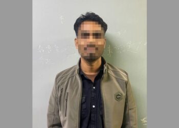 ভুয়া পাস ব্যবহার করে মালয়েশিয়া ছাড়ার চেষ্টা, বাংলাদেশি আটক