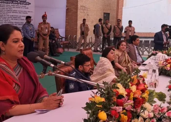 দেশকে ব্যক্তিপূজায় পরিণত না করার জন্য ‘হ্যাঁ’ ভোট দিতে হবে: রিজওয়ানা হাসান