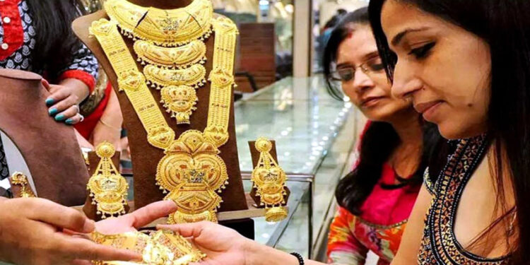 রেকর্ডের পরই বড় পতন