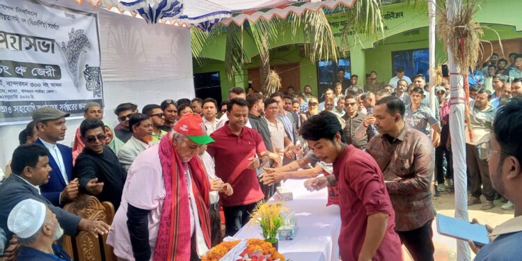 পাহাড়ি জনপদে উন্নয়নের প্রতিশ্রুতি: লামায় সাচিং প্রু জেরীর ব্যাপক গণসংযোগ