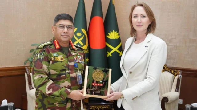সেনাপ্রধানের সাথে অস্ট্রেলিয়ার হাইকমিশনারের সাক্ষাৎ: সামরিক সহযোগিতা জোরদারের গুরুত্বারোপ