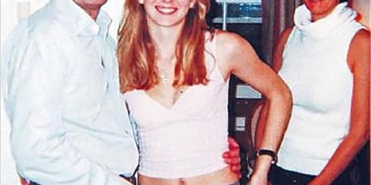 যুক্তরাজ্যে পাঠিয়ে প্রিন্স অ্যান্ড্রুর সঙ্গে যৌন সম্পর্ক করানো হয়েছিল