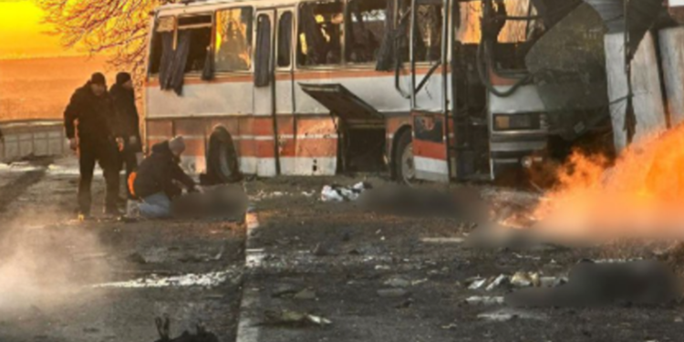 ইউক্রেনে বাসে রুশ ড্রোন হামলায় নিহত অন্তত ১২