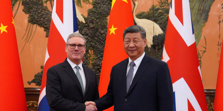 চীনে স্টারমারের সফর কোনো সম্পর্ক পুনর্স্থাপন নয়, বরং নতুন পথে অগ্রযাত্রার ইঙ্গিত