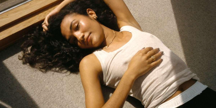 বছরের সবচেয়ে আলোচিত নতুন শিল্পী হিসেবে অলিভিয়া ডিনের উত্থান