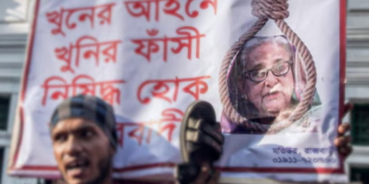 ভারত থেকে বাংলাদেশের রাজনীতিতে ফেরার ছক কষছেন নির্বাসিত আওয়ামী লীগ নেতারা