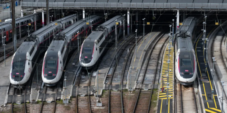 শীতকালীন অলিম্পিক শুরুর দিনে ইতালির রেলপথে ‘গুরুতর নাশকতা’র অভিযোগ