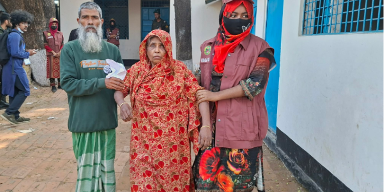 দুপুর ১২টা পর্যন্ত ঢাকার পাঁচ আসনে ভোট পড়েছে ২৭ শতাংশ