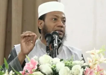 ৫০ কোটি টাকার প্রস্তাব প্রত্যাখ্যান: ‘পুরো কুষ্টিয়া লিখে দিলেও অবস্থান বদলাব না’ — আমির হামজা