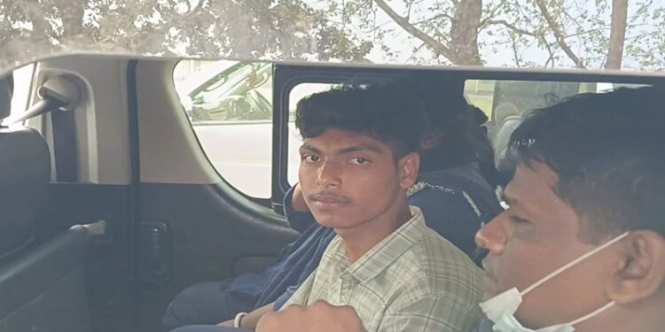 জাল ভোট দেওয়ার অভিযোগে যুবকের ২ বছরের কারাদণ্ড