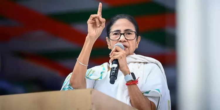 বাংলাদেশের নির্বাচন থেকে শিক্ষা নেওয়ার আহ্বান জানালেন মমতা