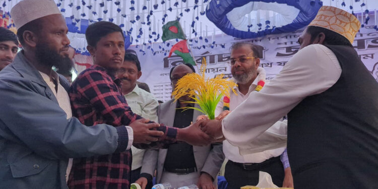 বিএনপিতে যোগ দিলেন জামায়াতের ২৫ নেতাকর্মী