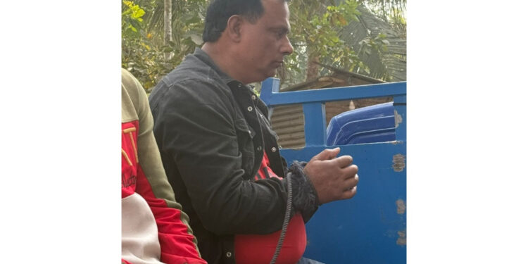 ভোটকেন্দ্রে প্রভাব বিস্তারের অভিযোগে সেনাবাহিনীর হাতে যুবদল নেতা আটক