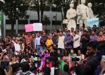 শফিকুরের ‘নারীবিদ্বেষী পোস্ট’: ঢাকা বিশ্ববিদ্যালয়ে ছাত্রদলের বিক্ষোভ