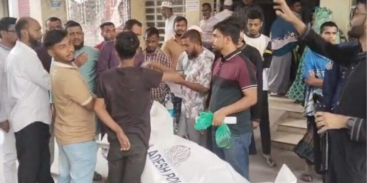 পদুয়ার বাজারে ট্র্যাজেডি: বাড়ির পথে ফিরলো ১২ মরদেহ