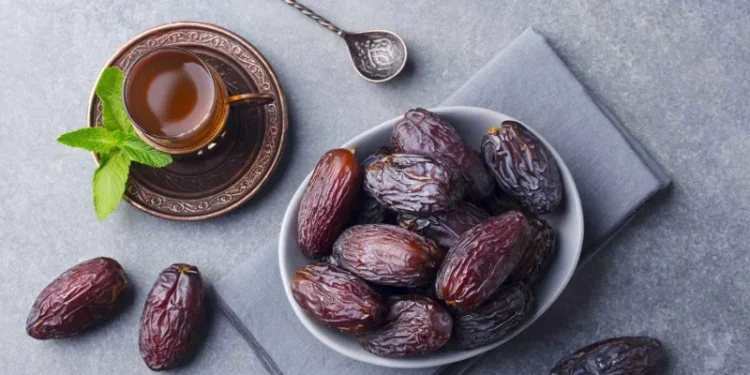 খেজুর দিয়ে রোজা ভাঙার উপকারিতা