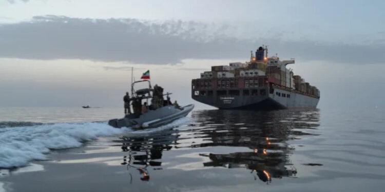 হরমুজে দুটি পণ্যবাহী জাহাজ জব্দ করেছে আইআরজিসি নৌবাহিনী