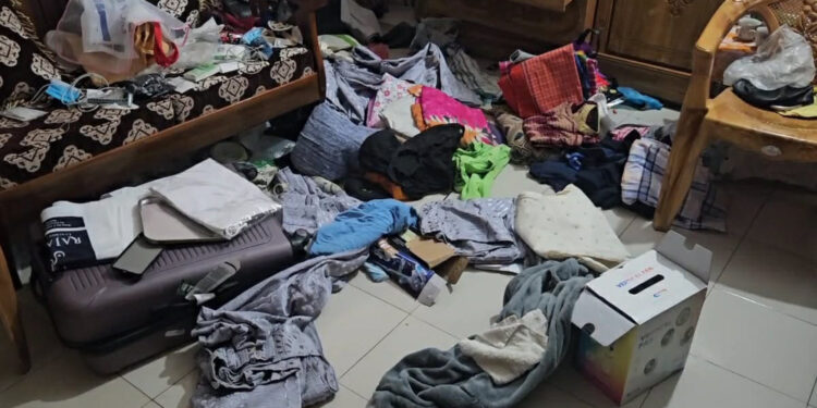 রূপগঞ্জে প্রবাসীর বাড়িতে দুর্ধর্ষ ডাকাতি