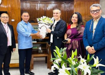 প্রধানমন্ত্রীর সঙ্গে বাটা গ্রুপের গ্লোবাল সিইওর সাক্ষাৎ