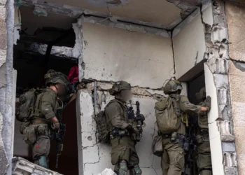 হিজবুল্লাহর বিরুদ্ধে হামলার নির্দেশ নেতানিয়াহুর