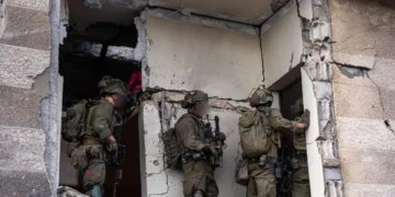 হিজবুল্লাহর বিরুদ্ধে হামলার নির্দেশ নেতানিয়াহুর