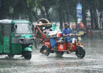 বৃষ্টিতে সকাল শুরু, সারা দিন যেমন থাকবে ঢাকার আবহাওয়া