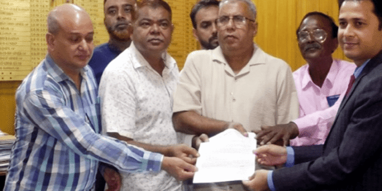 গণপরিবহণের ভাড়া পুনর্নির্ধারণসহ ৩ দফা দাবিতে রংপুরে ৪৮ ঘণ্টার আলটিমেটাম