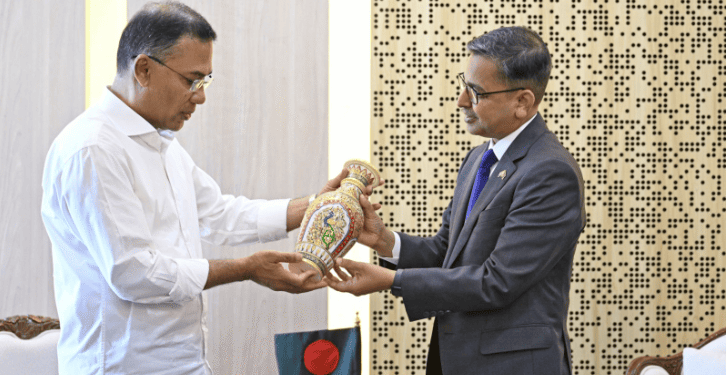 প্রধানমন্ত্রীর সঙ্গে ভারতীয় হাইকমিশনারের সাক্ষাৎ