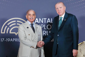 তুরস্ক সফর শেষে এরদোয়ানের প্রশংসা, দ্বিপাক্ষিক সম্পর্ক জোরদারে জোর দিলেন পাকিস্তানের প্রধানমন্ত্রী