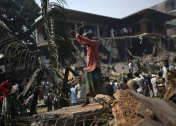 বাংলাদেশে সাম্প্রদায়িক উত্তেজনা বৃদ্ধি: গণপিটুনিতে নিহত, সংখ্যালঘুদের ঘরবাড়ি ও ব্যবসা ভাঙচুর