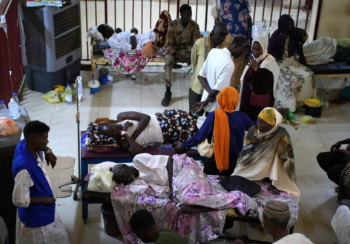 সুদানে যুদ্ধের মাঝেও একটি হাসপাতালেই ভরসা, বাড়ছে রোগীর চাপ