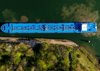 ইরান যুদ্ধবিরতি বাড়ানোয় তেলের দামে সামান্য পতন