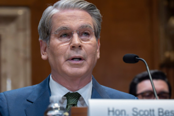 জ্বালানি ধাক্কা সামলাতে উপসাগর ও এশিয়ার মিত্রদের ডলার সহায়তা চাওয়া