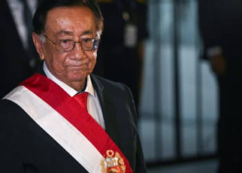 এফ-১৬ যুদ্ধবিমান চুক্তি স্থগিত, পেরুতে দুই মন্ত্রীর পদত্যাগ