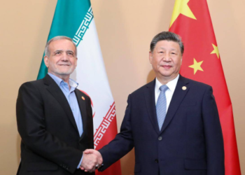 ইরান যুদ্ধকে ঘিরে ভিন্ন কৌশলে লাভবান হচ্ছে চীন