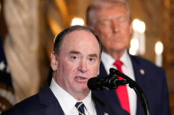 মার্কিন নৌবাহিনীর শীর্ষ কর্মকর্তা হঠাৎ পদত্যাগ, পেন্টাগনের ঘোষণা