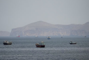 মার্কিন নৌ অবরোধ থাকলে হরমুজ প্রণালী খুলবে না: ইরান