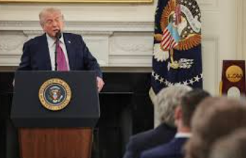 বছরের পর বছর বর্জনের পর হোয়াইট হাউসের সংবাদদাতা নৈশভোজে ট্রাম্পের অংশগ্রহণ