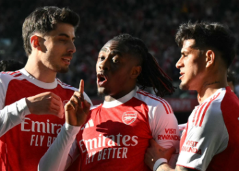 আর্সেনালের জয়, শীর্ষে ফিরল দল
