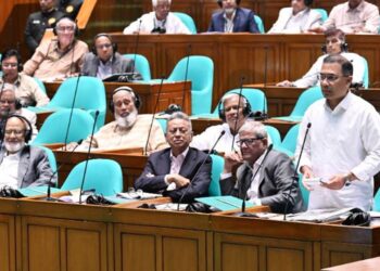 জ্বালানি সংকট মোকাবিলায় ১০ সদস্যের কমিটিতে যারা আছেন