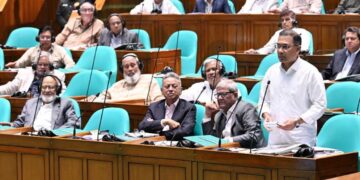 জ্বালানি সংকট মোকাবিলায় ১০ সদস্যের কমিটিতে যারা আছেন