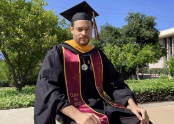 হোয়াইট হাউসের ডিনারে হামলা: মেধাবী প্রকৌশলী ও উদ্ভাবক অ্যালেন কেন অস্ত্র তুলে নিলেন