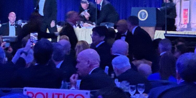 হোয়াইট হাউসে হামলাকারীর ছবি প্রকাশ করলেন ট্রাম্প