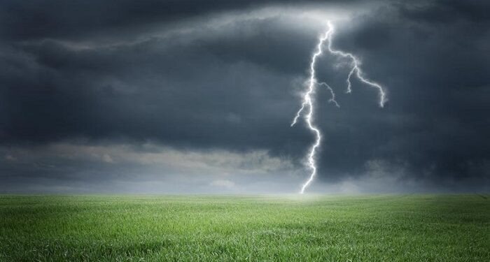 আটোয়ারীতে বজ্রপাতে এক চা-শ্রমিক নিহত, আহত দুই