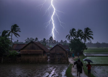 বজ্রপাতে ৮ জেলায় প্রাণ গেল ১৫ জনের