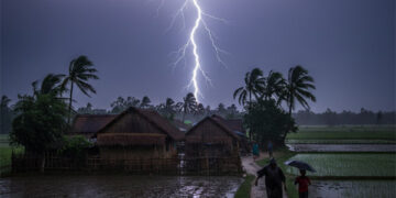 বজ্রপাতে ৮ জেলায় প্রাণ গেল ১৫ জনের