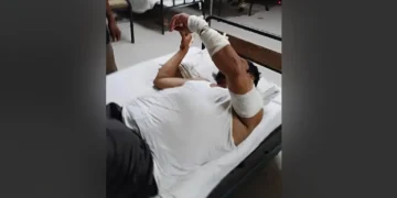 চাঁদা না পেয়ে কৃষকদল নেতাকে কুপিয়ে জখম, আবাসিক হোটেল ভাঙচুর